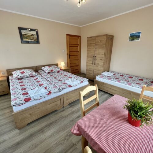 Apartament 4-osobowy z własną kuchnią z widokiem na góry z 2 pomieszczeniami sypialnianymi (możliwa dostawka)