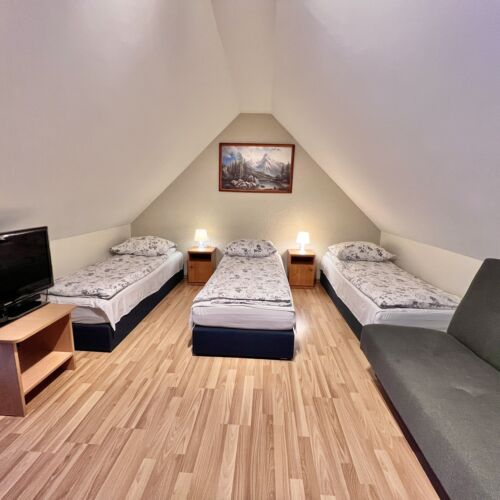 Pokój 4-osobowy z łazienką ze wspólnym aneksem kuchennym