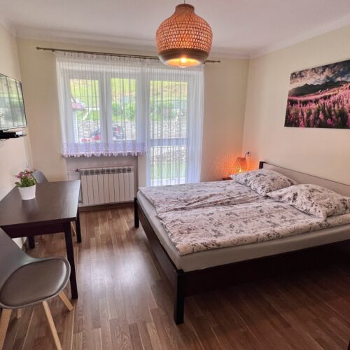 Apartament 4-osobowy z własną kuchnią z widokiem na góry z 2 pomieszczeniami sypialnianymi (możliwa dostawka)