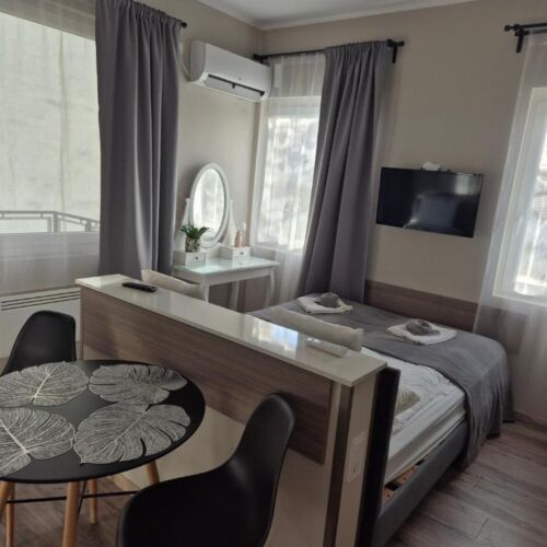 Upstairs 1-Room Air Conditioned Apartment for 2 Persons