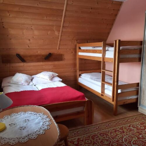 Pokój 4-osobowy z widokiem na ogród