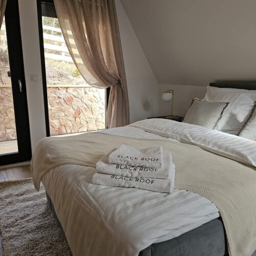 Cabană pentru 10 pers. (se inchirieaza doar integral)