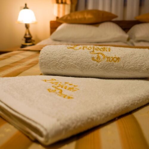 Pokoj s balkónem s koupelnou pro 3 os.