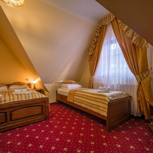 Pokoj s koupelnou pro 3 os. v podkroví