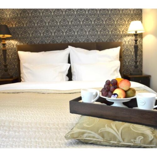 Pokoj s manželskou postelí