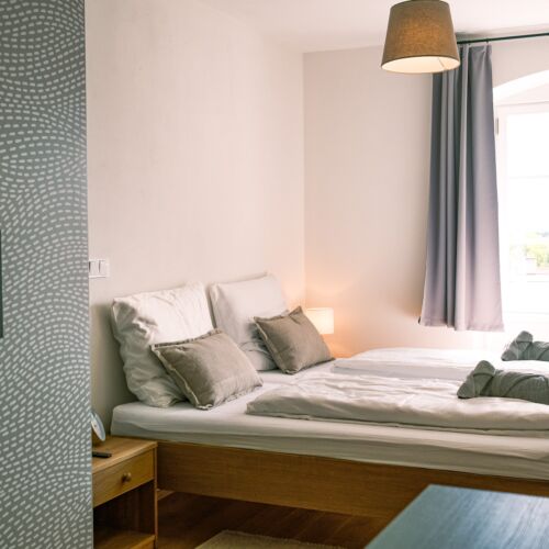 Apartament cu baie cu bucătărie proprie pentru 2 pers. (se inchirieaza doar integral)