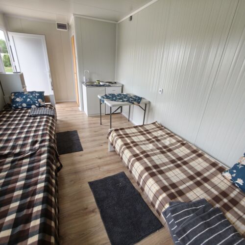 Erdgeschosse Hütte mit Aussicht auf den Garten