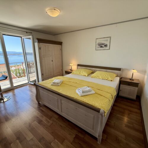 Upstairs 1-Room Apartment for 2 Persons