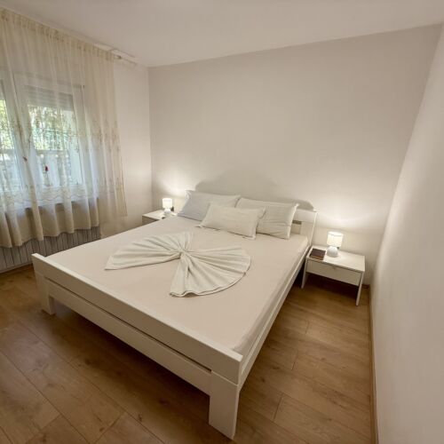 Sea View Upstairs 4-Room Apartment for 7 Persons