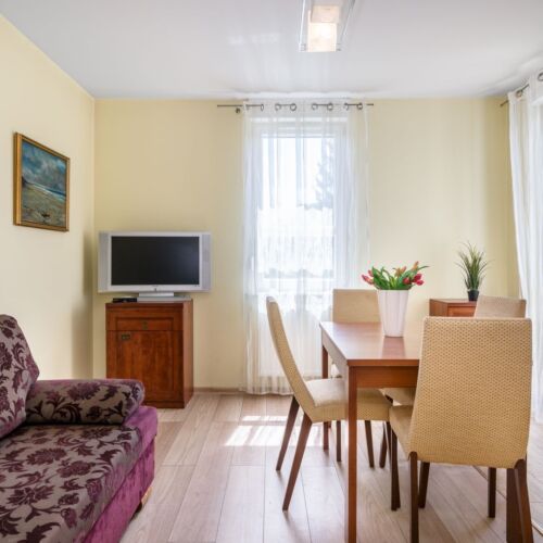 Apartament 4-osobowy na parterze z 2 pomieszczeniami sypialnianymi