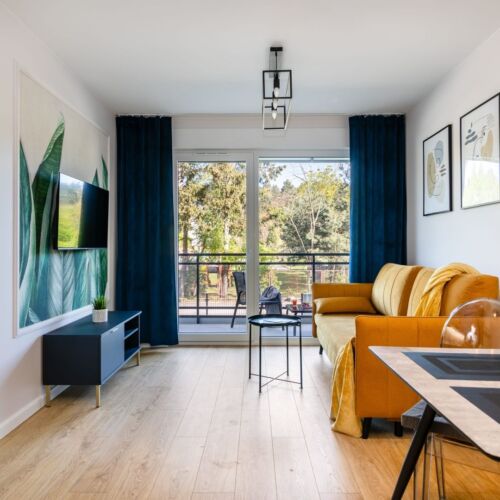 Apartament 4-osobowy z balkonem z 2 pomieszczeniami sypialnianymi