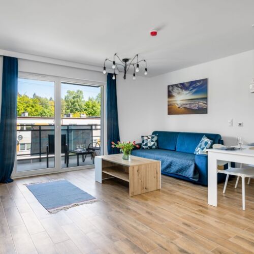 Apartament 4-osobowy z balkonem z 2 pomieszczeniami sypialnianymi