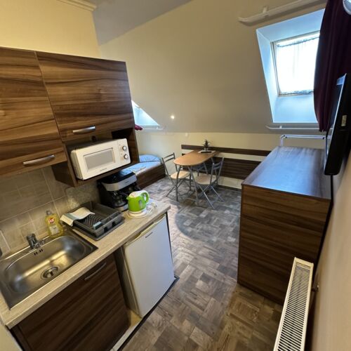 Apartament la etaj cu 1 camera pentru 2 pers.