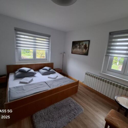 Pokój 4-osobowy na parterze tV z płaskim ekranem