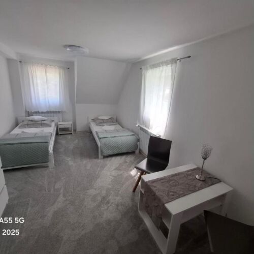 Apartament 4-osobowy na piętrze z widokiem na las z 2 pomieszczeniami sypialnianymi