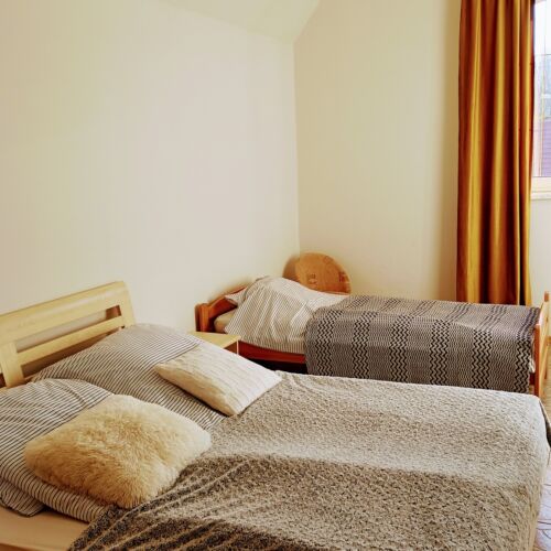 Apartament design la parter pentru 7 pers. (se inchirieaza doar integral) (se poate solicita pat suplimentar)