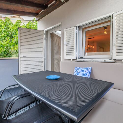 Holiday Home for 3 Persons with Terrace (extra bed available)