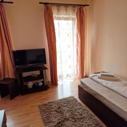 Zweibettzimmer mit Balkon