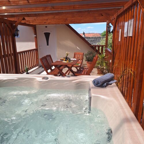 Apartament la mansardă cu terasă cu 3 camere pentru 5 pers.