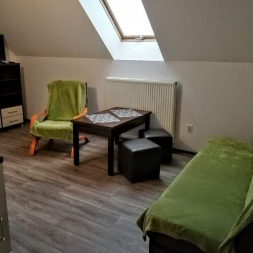 Apartament 6-osobowy na poddaszu Family z 2 pomieszczeniami sypialnianymi