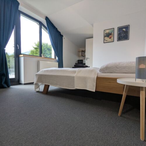 Apartament la etaj cu vedere spre munte cu 1 camera pentru 2 pers.