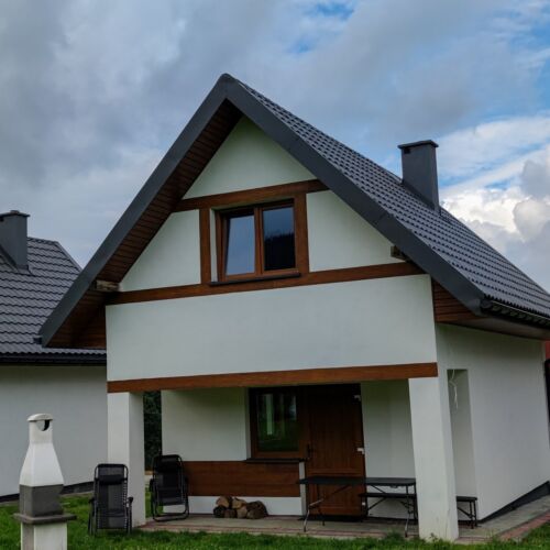 Domek całoroczny 9-osobowy Przyjazny podróżom rodzinnym z widokiem na las (możliwa dostawka)