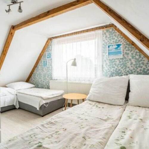 Apartament 4-osobowy na poddaszu Przyjemny wystrój wnętrz z 1 pomieszczeniem sypialnianym