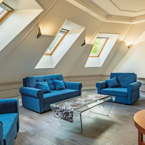 Mansard Family 6 Person Room