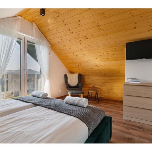 Vilă premier cu vedere spre pădure pentru 6 pers. (se inchirieaza doar integral)