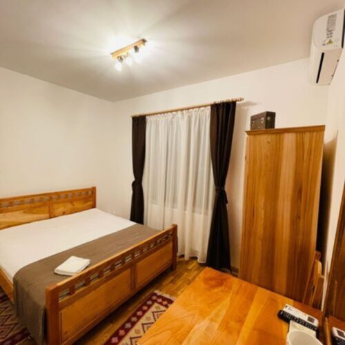Apartament la etaj cu 3 camere pentru 8 pers.