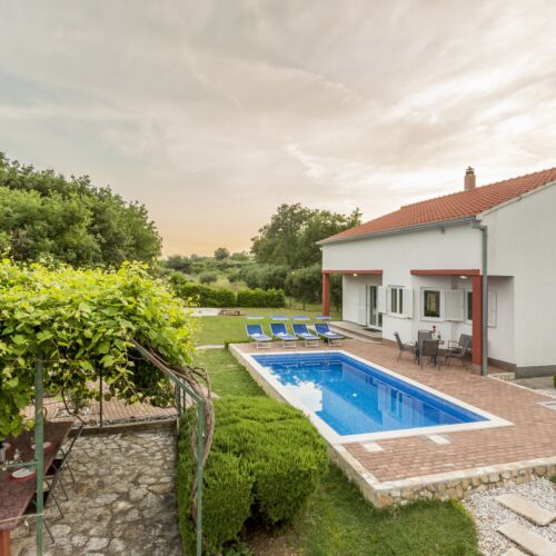 Ground Floor Air Conditioned Holiday Home for 6 Persons