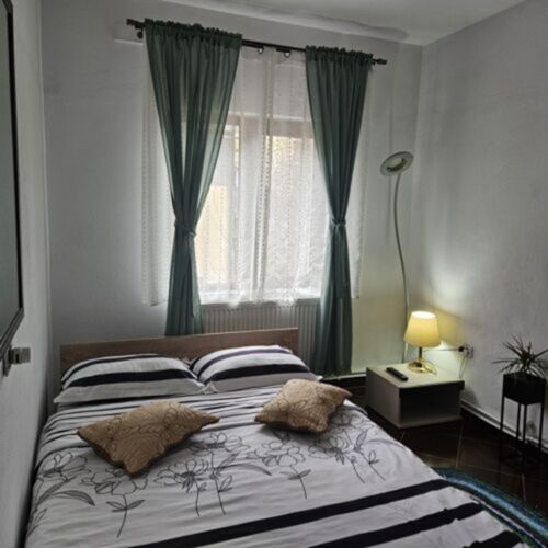 Casă de vacanță pentru 13 pers. (se inchirieaza doar integral)