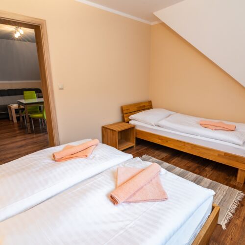 Pokoj s balkónem pro 3 os. v podkroví (s možností přistýlky)