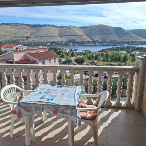 Apartament 4-osobowy z klimatyzacją z tarasem z 1 pomieszczeniem sypialnianym A-24934-c