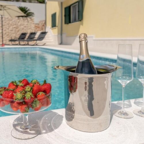 2-Room Air Conditioned Apartment for 5 Persons with Terrace A-24946-b