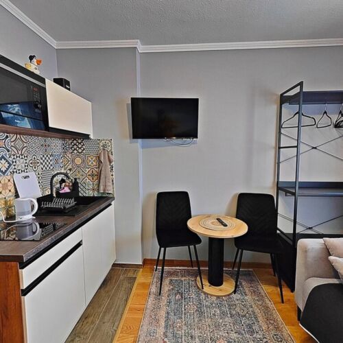 Pokoj s vanou s vlastní malou kuchyňkou pro 2 os.