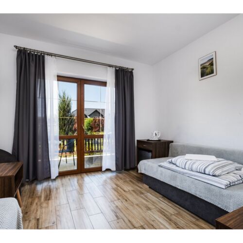 Pokój 3-osobowy z tarasem z łazienką