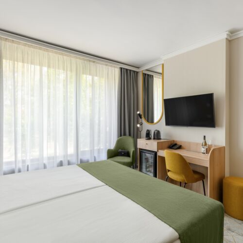 Camera cvadrupla premium comunicantă