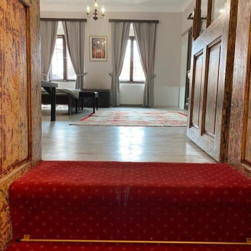 Camera tripla studio la demisol