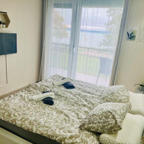 Panoramic View to the Lake 2-Room Apartment for 4 Persons