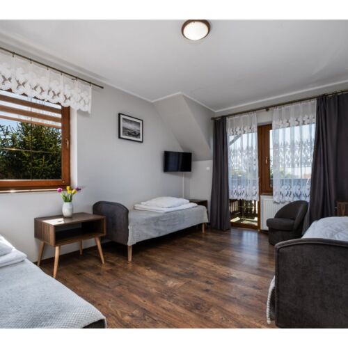 Pokój 4-osobowy z balkonem z klimatyzacją