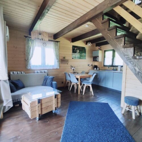 Cabană cu vedere spre munte cu vedere spre grădină pentru 8 pers. (se inchirieaza doar integral)