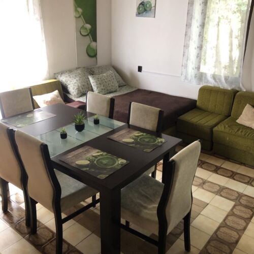 Întreaga unitate pentru 9 pers. (se inchirieaza doar integral)