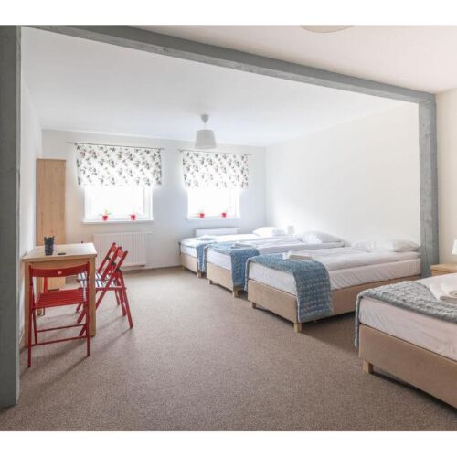 Camera cvadrupla cu baie