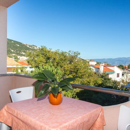 Apartament classic la etaj cu 1 camera pentru 2 pers. (se poate solicita pat suplimentar)