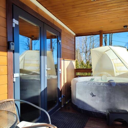 Cabană întreaga unitate cu vedere spre munte pentru 8 pers. (se inchirieaza doar integral)