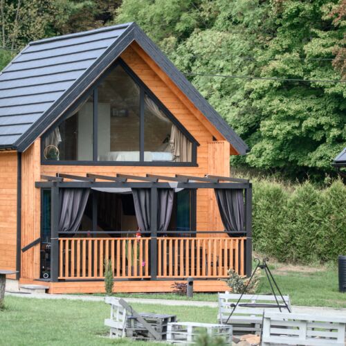 Cabană întreaga unitate cu vedere spre munte pentru 8 pers. (se inchirieaza doar integral)