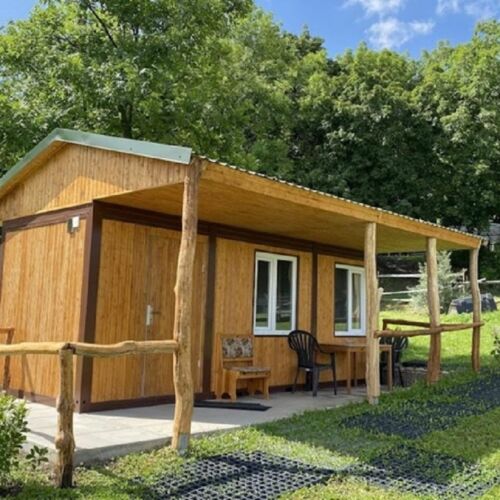 Chata (jako celek) se sprchou s vlastní kuchyňkou pro 2 os.