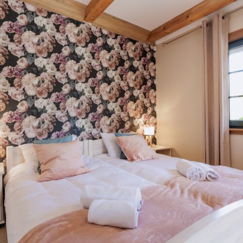 Apartman pro 4 os. se 2 ložnicemi s výhledem na jezero přízemní