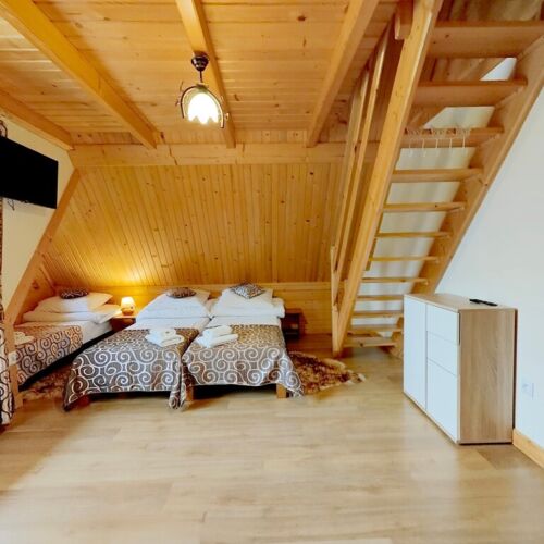 Pokój 5-osobowy na poddaszu z aneksem kuchennym